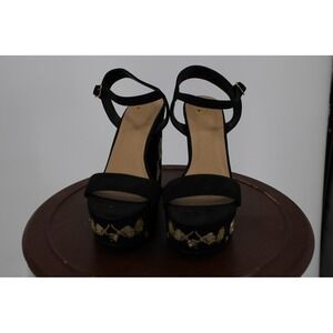 Delicious Platform Shoes Womens Size 5.5 Black Floral Faux Suede Block Heel‎